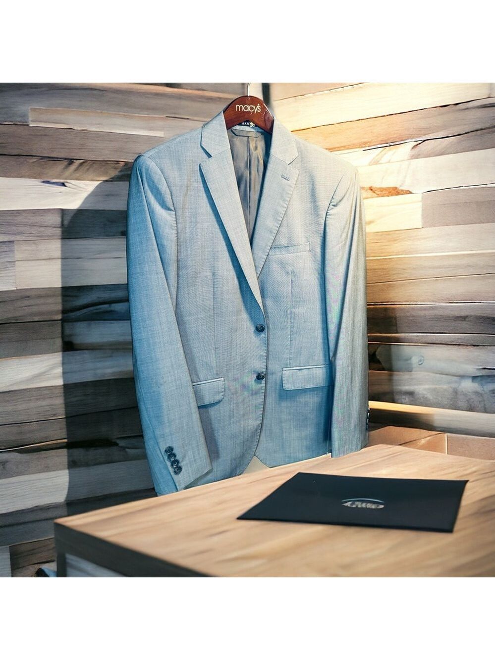 DKNY Men’s Grey Suit SZ 40R Modern Fit